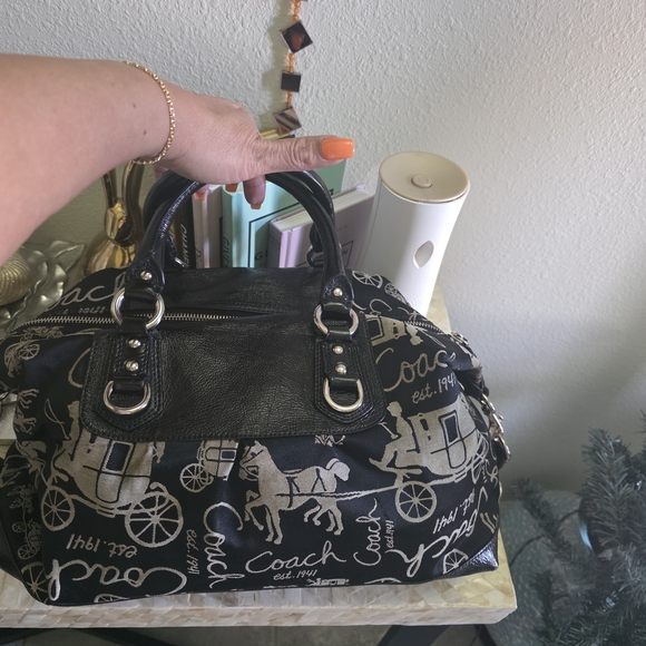 COACH F15653 ASHLEY CARRIAGE Black and White Leather Satchel Bag - Picture 5 of 5